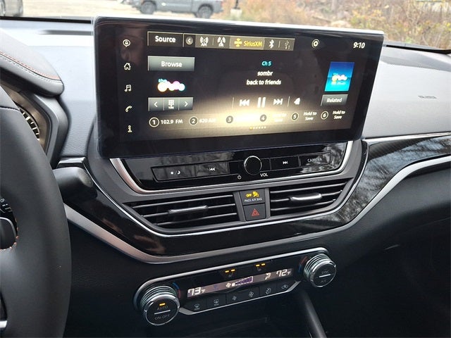 2025 Nissan Altima 2.5 SR