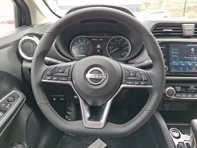 2025 Nissan Versa 1.6 SR