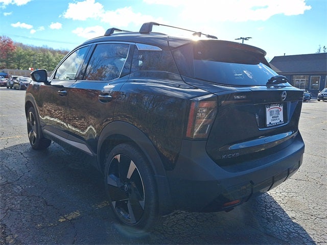 2026 Nissan Kicks SR