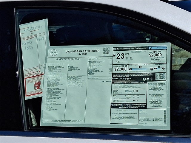 2025 Nissan Pathfinder SV