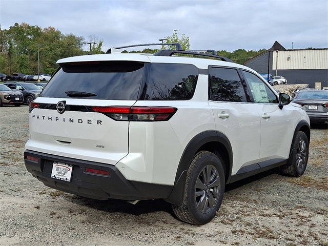 2025 Nissan Pathfinder SV