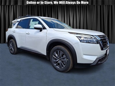 2025 Nissan Pathfinder SV