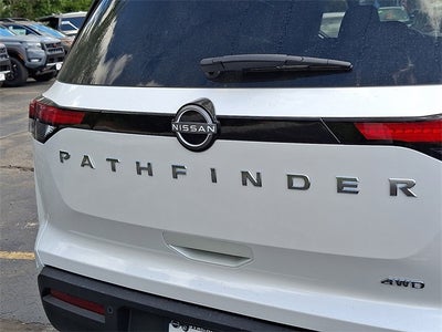2025 Nissan Pathfinder SV