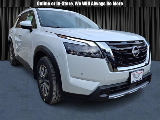 2025 Nissan Pathfinder SL