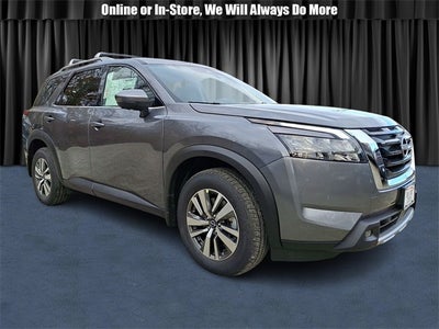 2025 Nissan Pathfinder SL