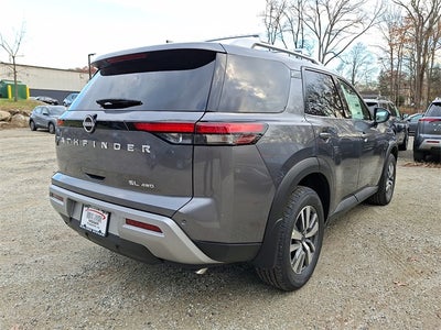 2025 Nissan Pathfinder SL