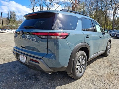 2026 Nissan Pathfinder SL