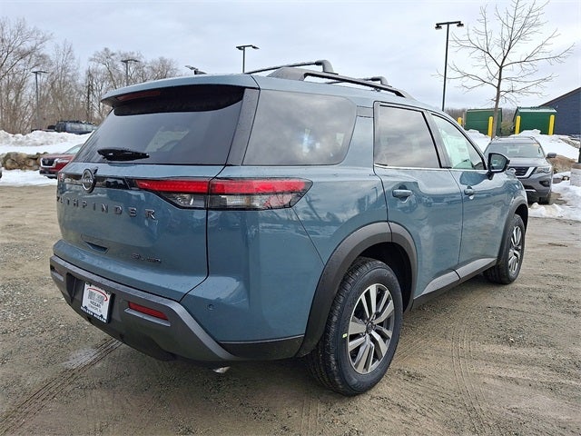 2026 Nissan Pathfinder SL