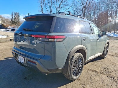 2026 Nissan Pathfinder SL