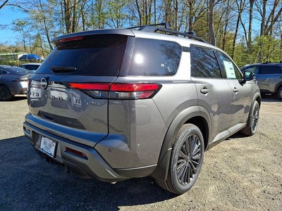 2026 Nissan Pathfinder SL