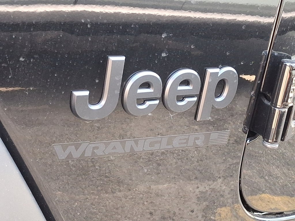 2025 Jeep Wrangler 4-Door Summit 4x4