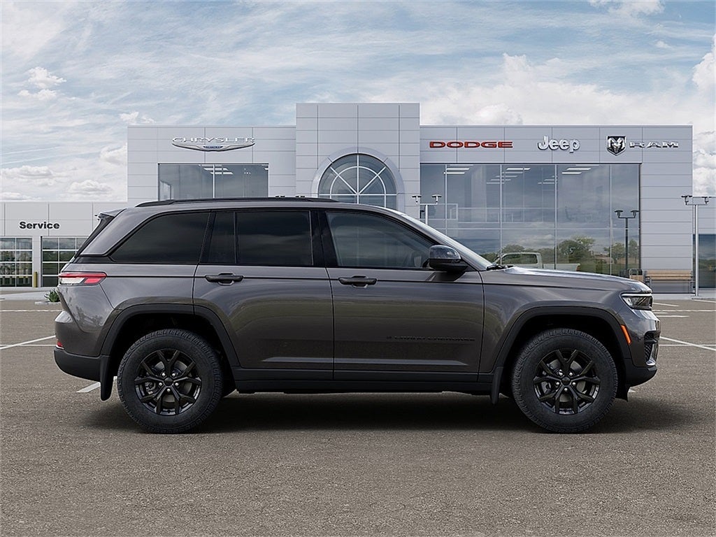 2025 Jeep Grand Cherokee Laredo