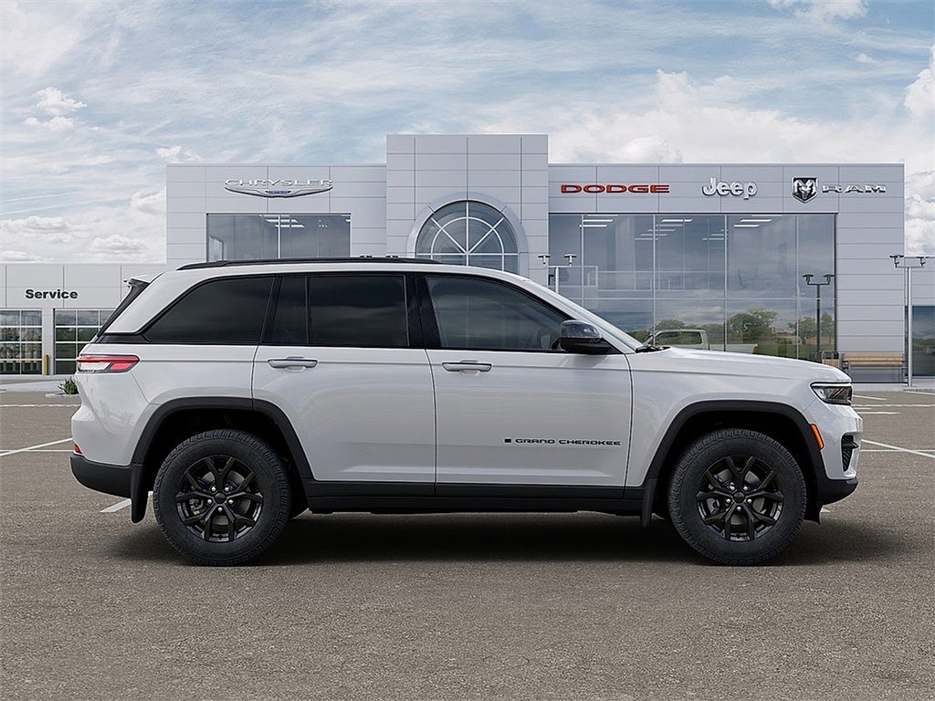 2025 Jeep Grand Cherokee Laredo