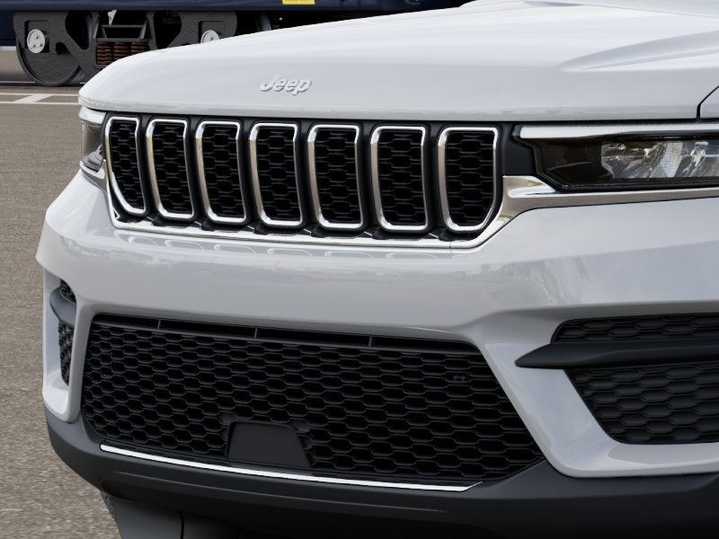 2026 Jeep Grand Cherokee Laredo 4x4