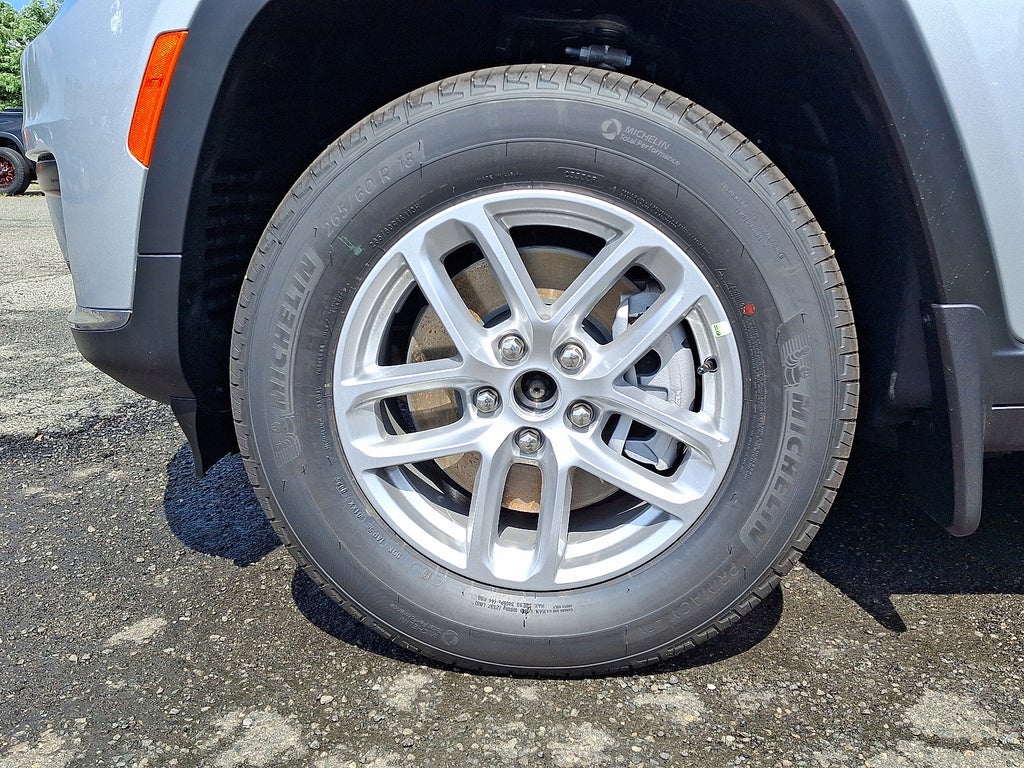 2025 Jeep Grand Cherokee Laredo X 4x4