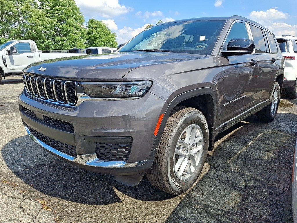 2025 Jeep Grand Cherokee Laredo X 4x4