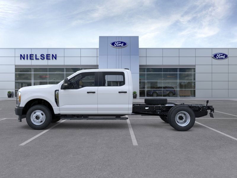 2025 Ford Chassis Cab F-350® XL