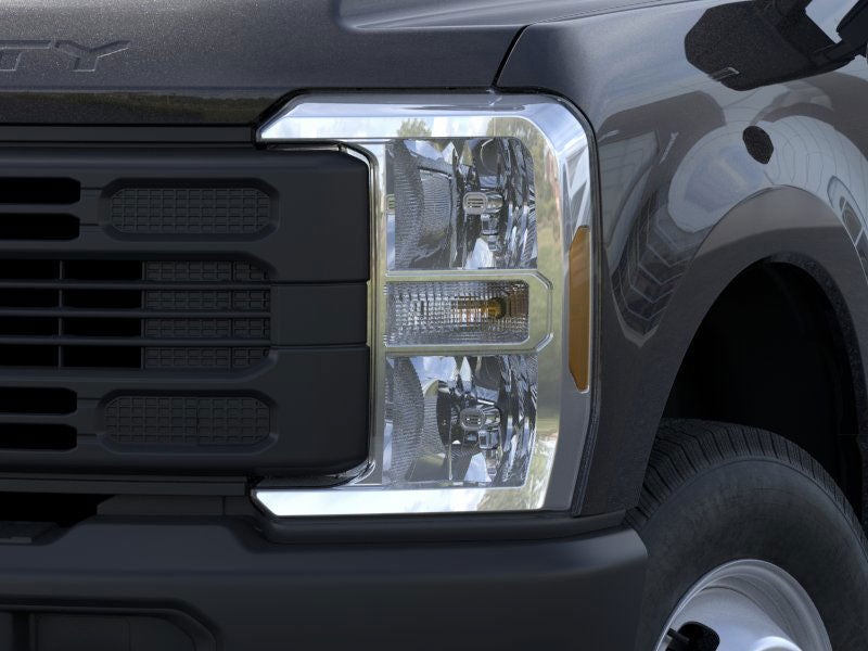 2025 Ford Chassis Cab F-350® XL