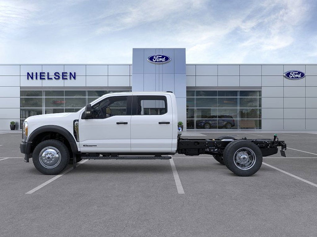 2025 Ford Super Duty F-550 DRW XL