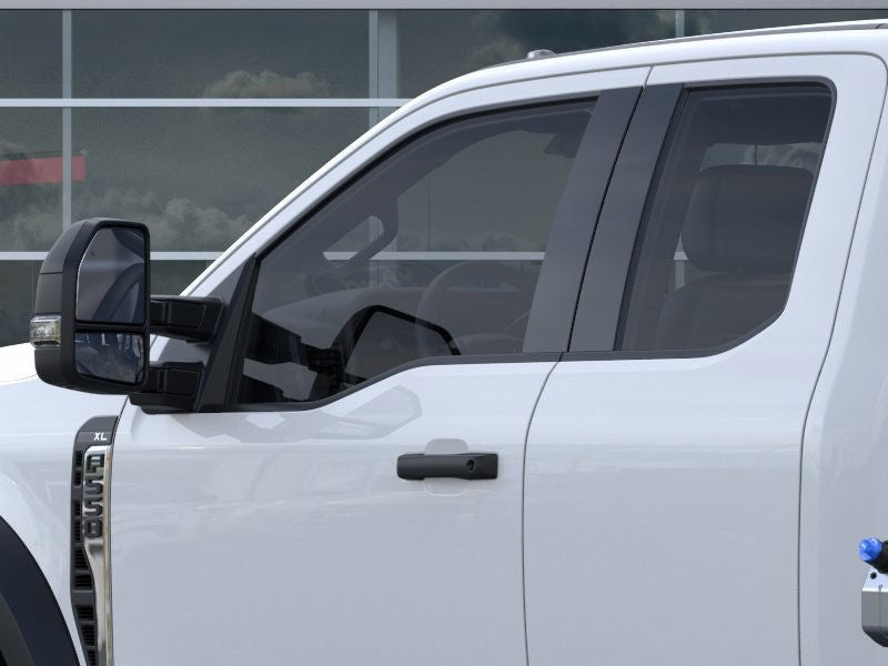 2025 Ford Chassis Cab F-550® XL