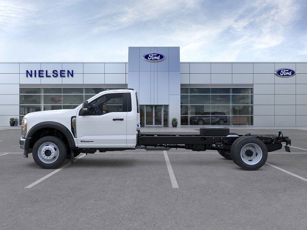 2025 Ford Chassis Cab F-550® XLT