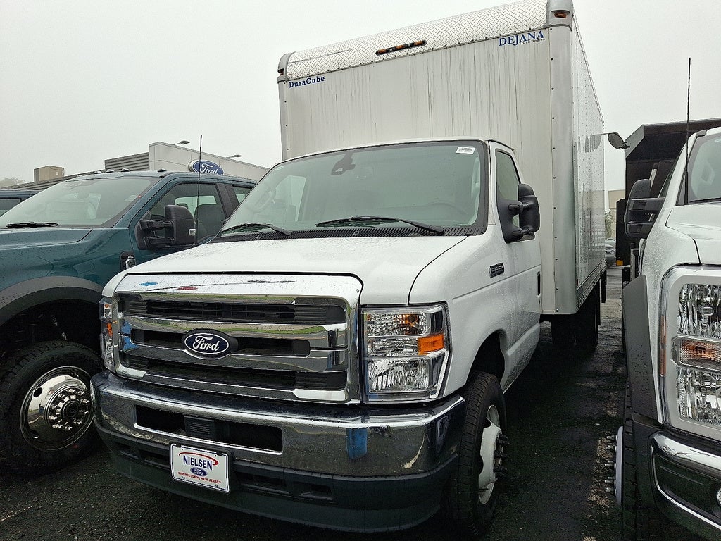 2026 Ford Econoline Cutaway E-350 SRW