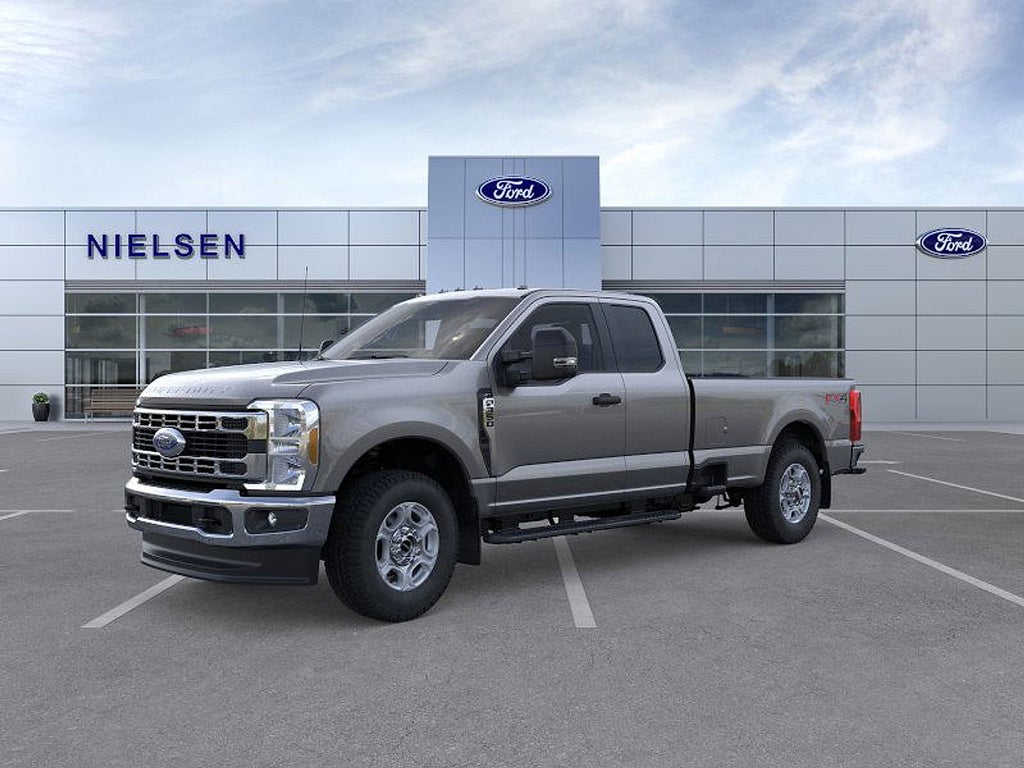 2026 Ford Super Duty F-350® XLT