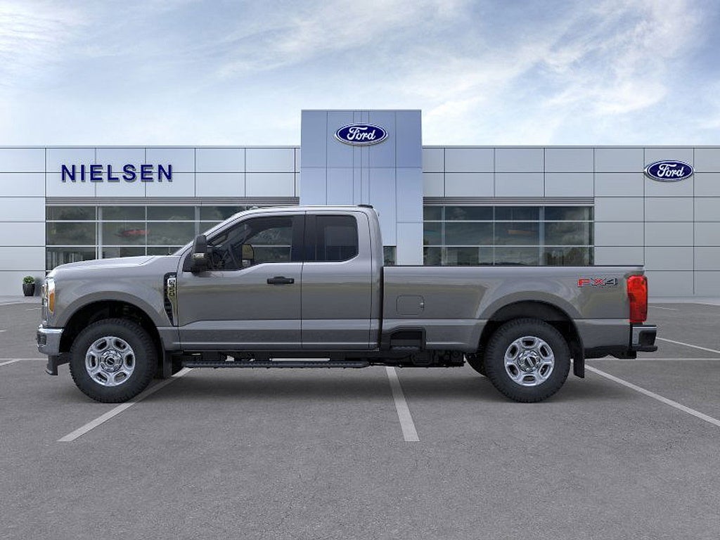 2026 Ford Super Duty F-350® XLT