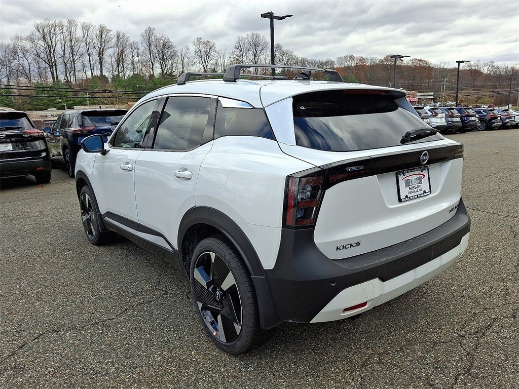 2026 Nissan Kicks SR