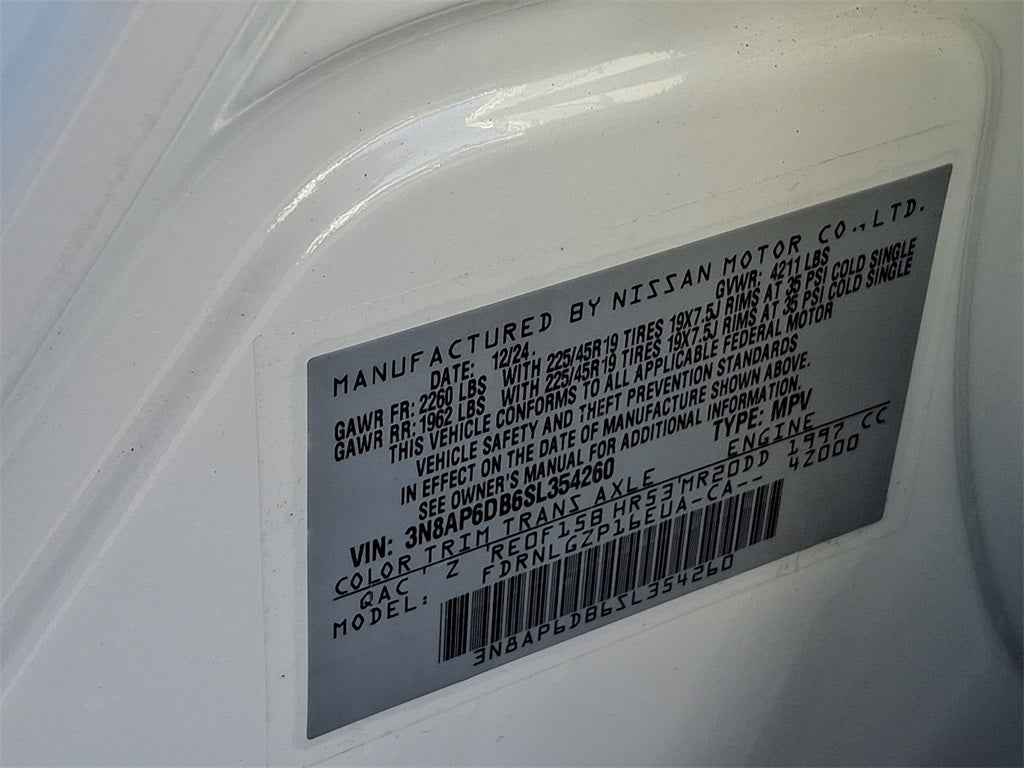 2025 Nissan Kicks SR