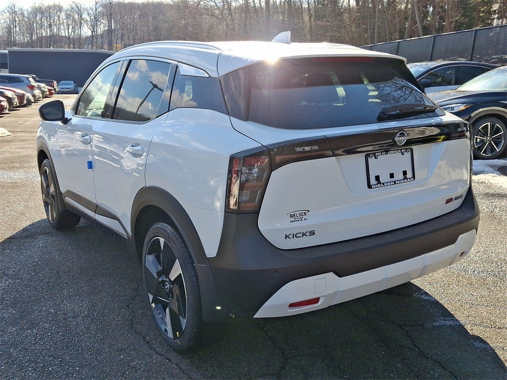 2025 Nissan Kicks SR