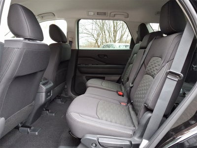 2025 Nissan Pathfinder S
