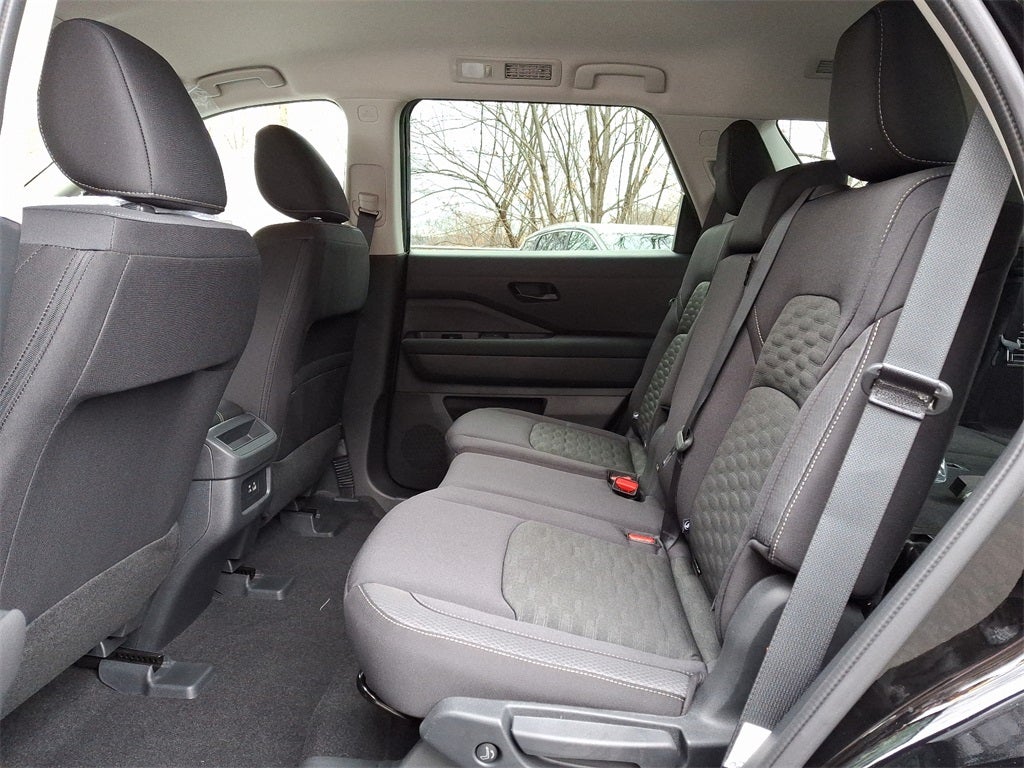 2025 Nissan Pathfinder S